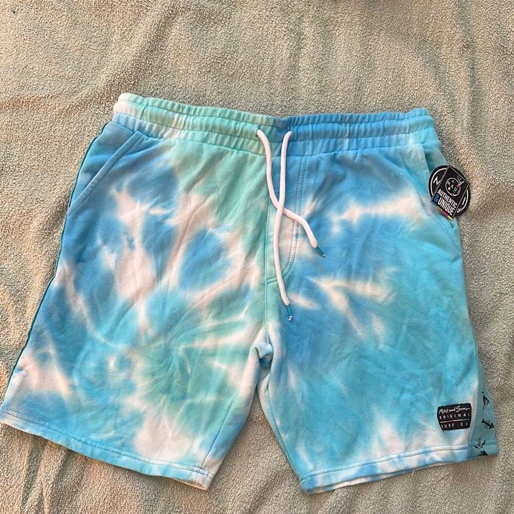 Maui and Sons Men’s Aqua & White Tie-Dye Swim Hybrids
